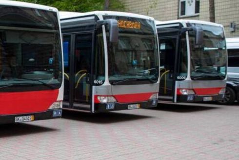 Гамбург передав Києву пасажирські автобуси та "швидкі"