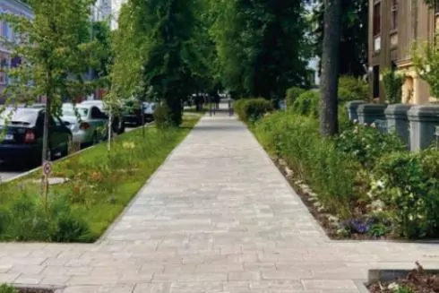 У Дніпрі реконструювали вулицю Винниченка: її зробили безбар'єрною