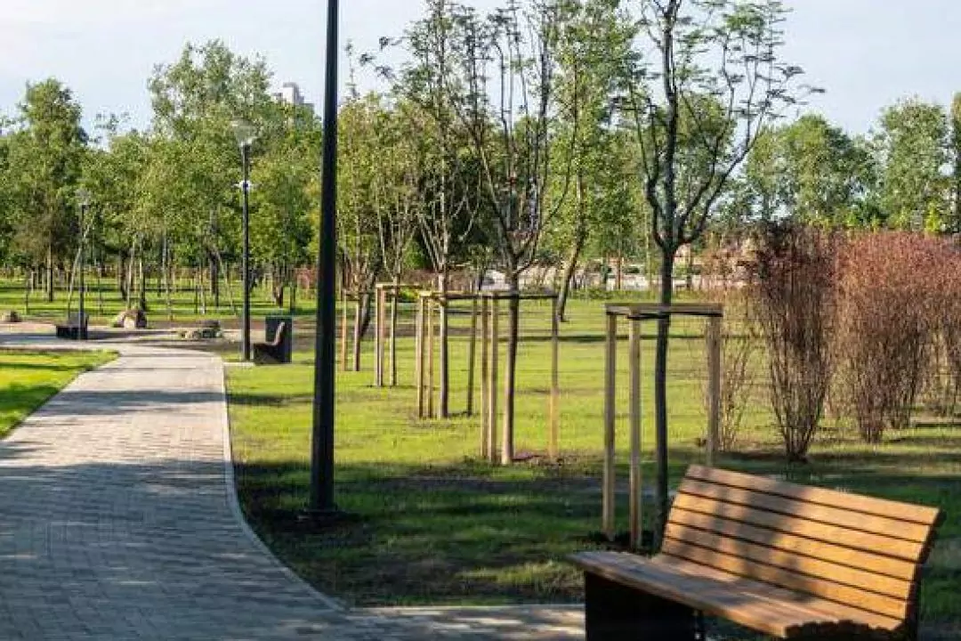 На Оболонському острові облаштували нову рекреаційну зону: фото