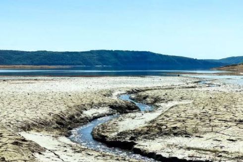 Дністровське водосховище поступово втрачає воду через ракетні обстріли енергетики