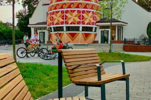 Дивіться, який вигляд після реконструкції має площа перед Музеєм Писанки у Коломиї