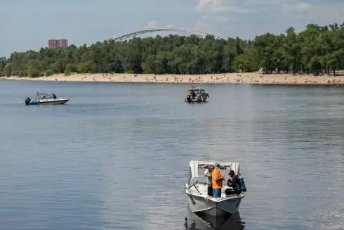 Біля Пішохідного мосту обірвалася канатна дорога через Дніпро &ndash; що кажуть у КМДА, прокуратурі та власники атракціону