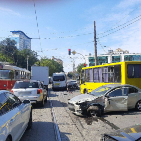 Стало відомо, чому трамвай на Глибочицькій зійшов з рейок: подробиці