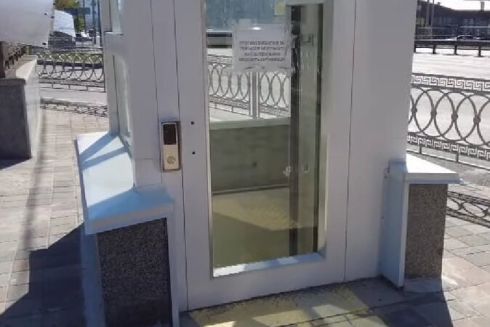 У підземному переході на Шулявці запрацював ліфт, який не функціонував більше року