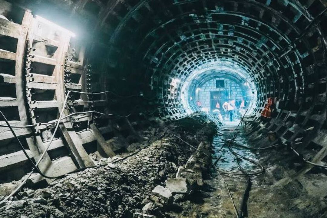 Під час ремонту "червоної" гілки метро завдали збитків понад 60 млн грн