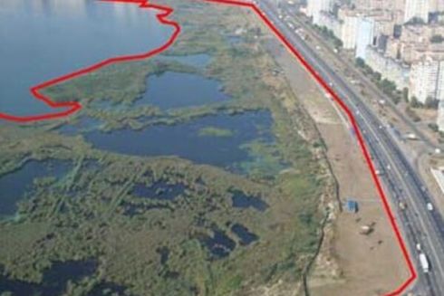 Землю біля озера Вирлиця, на якій хотіли побудувати ТРЦ, повернули громаді