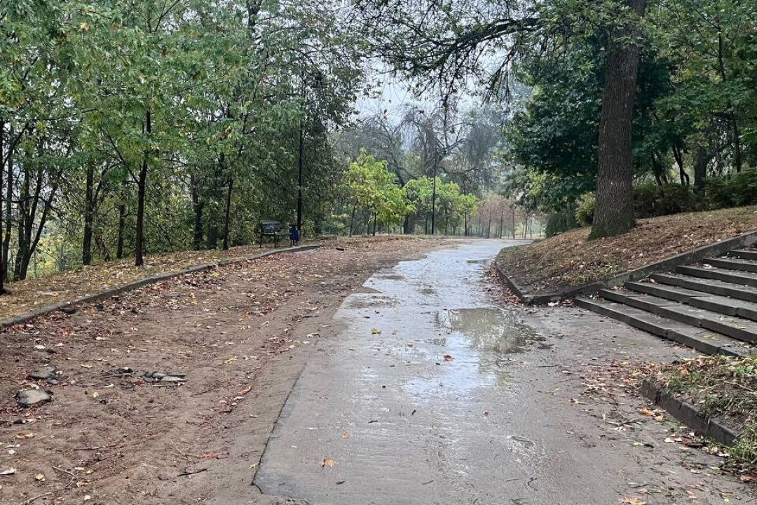 Соломʼянський ландшафтний парк продовжує розвалюватися, попри заяви забудовника