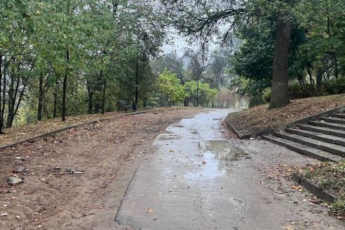 Соломʼянський ландшафтний парк продовжує розвалюватися, попри заяви забудовника