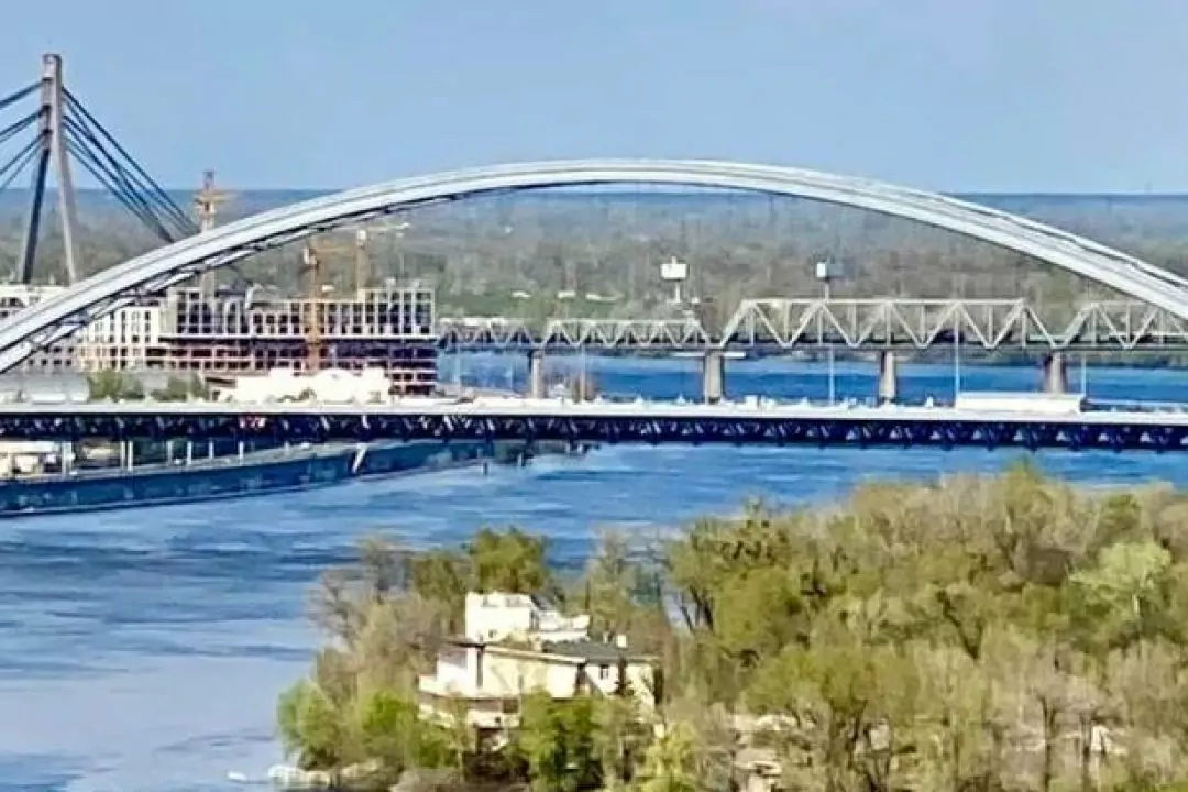 Будівництво Подільсько-Воскресенського мосту: викрили збитків ще на 3,5 млн гривень