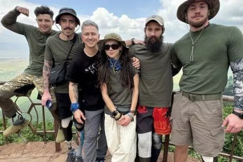 Українські військові почали сходження на Кіліманджаро: їхній шлях покажуть у документалці