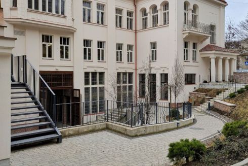 Дивіться, як у Львові промислову історичну будівлю ревіталізували у креативний хаб