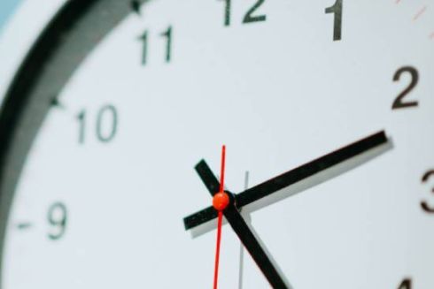В Україні не будуть переводити годинник на літній час &mdash; закон