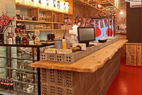 На Подоле открылся новый суши-киоск Shibuya от основателей «Пирожковая Тетя Клара»