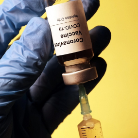 Больше половины украинцев не готовы вакцинироваться от коронавируса даже бесплатно – опрос
