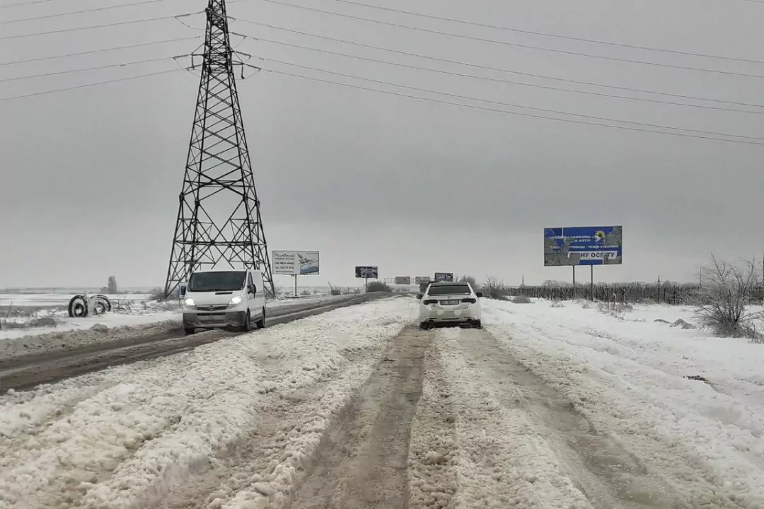 &laquo;Укравтодор&raquo; приймає повідомлення про неочищені дороги через додаток Waze