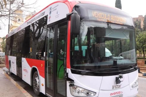 В Іспанії запустили на маршрут перший електричний автобус без водія