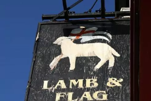 В Оксфорді через пандемію закривається 450-річний паб. Його відвідували Джон Толкін і Клайв Льюїс