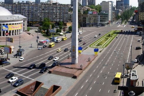 Площадь Победы планируют реконструировать. Там хотят сделать островки безопасности и светофоры для велосипедистов