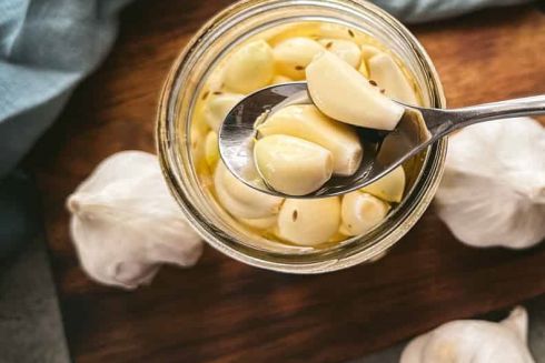 Швидка закуска: маринований часник від Марко Черветті