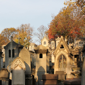 Біля Сартра або Моррісона: Париж розігрує місця для поховання на історичних цвинтарях