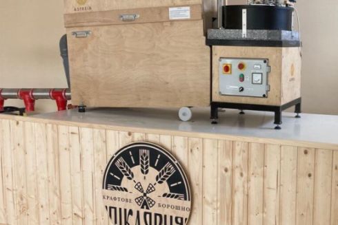 Переселенець із Луганська відкрив на Закарпатті млин, що виготовляє органічне борошно