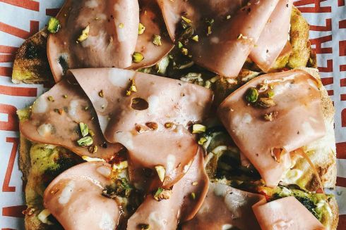 На Kyiv Food Market відкрився заклад Pinzaza з римською пінцою і домашньою пастою