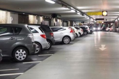 Забудовник не добудував паркінги у ЖК на Троєщині, аби на них міг заробляти підрядник