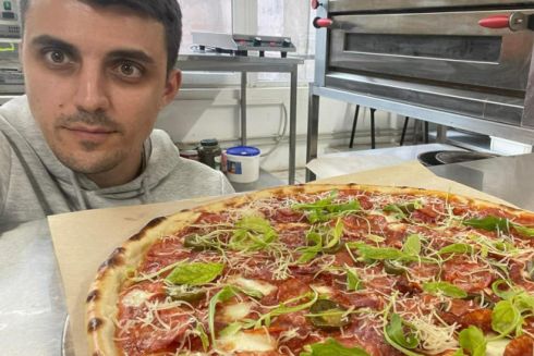 Як це, відновити виробництво піци на Салтівці — районі Харкова, який потерпає від щоденних обстрілів