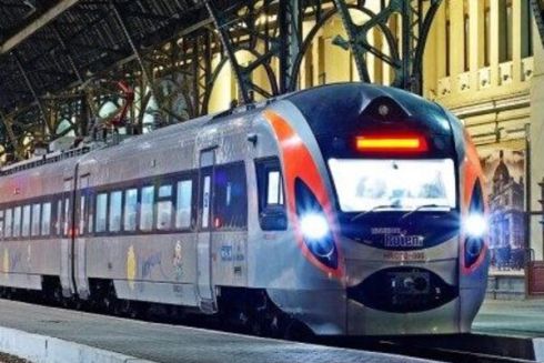 "Укрзалізниця" до Великодня запустить додатковий потяг з Києва до Львова