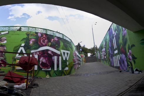 Підземний перехід до ВДНГ відкрили: його розмалювали графіті