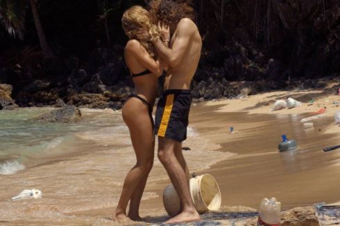 Pornhub снял &laquo;самое грязное порно&raquo; в поддержку очистки океанов от пластика