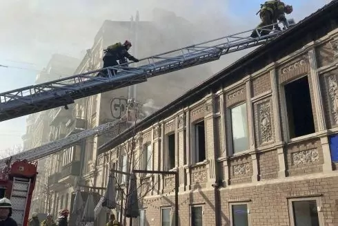 В історичній будівлі на Саксаганського сталася пожежа. Там був бар &laquo;Бездельники&raquo;