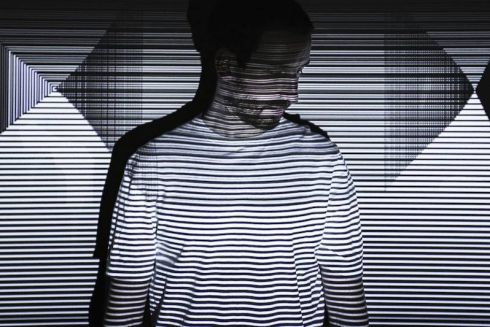 Кто такой электронщик Макс Купер, который едет в Киев