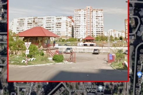 На Троєщині без проведення торгів віддали землю під автостоянку