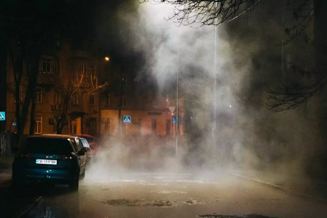 У Києві вчетверте за два дні прорвало теплотрасу