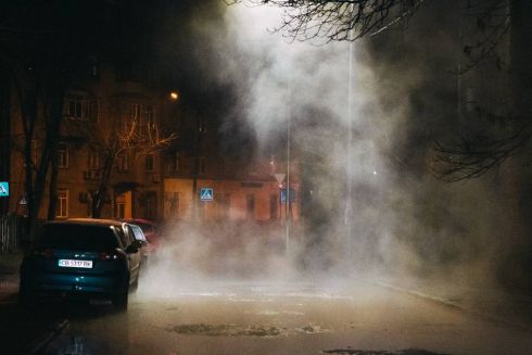 У Києві вчетверте за два дні прорвало теплотрасу