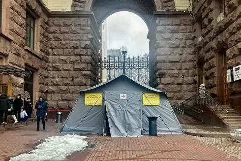 Пункти обігріву у Києві переведуть у режим очікування: Що це означає