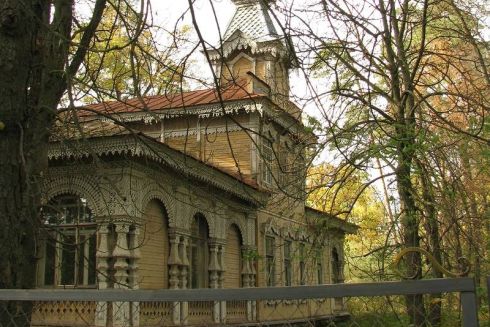 В Пуще-Водице пытались поджечь столетний памятник архитектуры