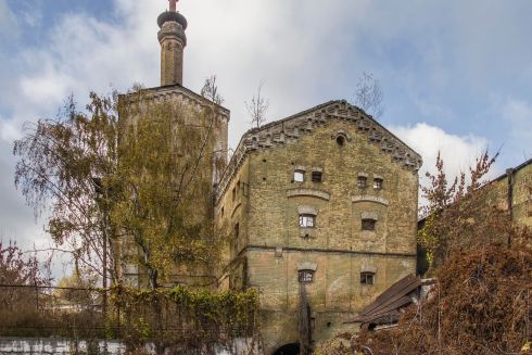 Фото: На Деміївці розбирають історичні будівлі пивзаводу Шульца