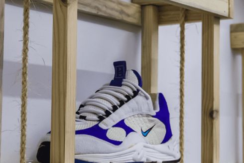 На Кловській відкрили шоу-рум вінтажних кросівок