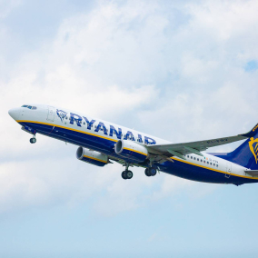Ryanair розпродає квитки до відкритих для України країн. Ціни від €8