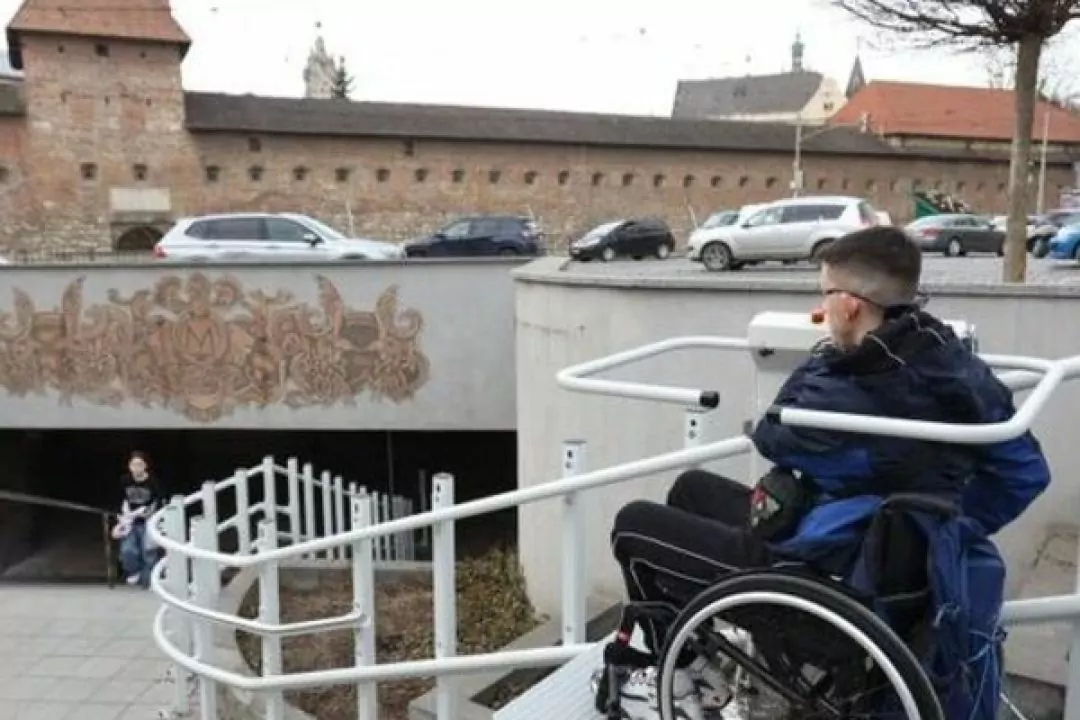 Перші електричні підйомники встановили у підземному переході Львова