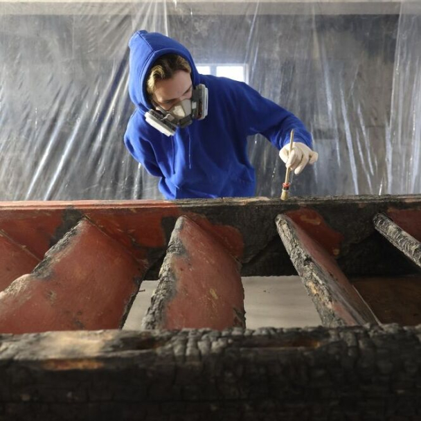 У Львові відреставрують та законсервують сходи, які вціліли після атаки на музей Шухевича