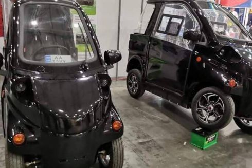 В Киеве презентовали электромобили украинского производства: фото