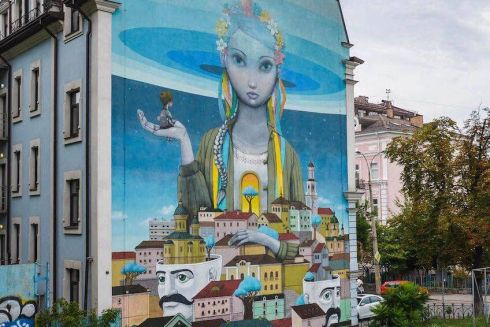 Приложение Reface запустило новую функцию Swap Animation и оживило муралы в Киеве: видео