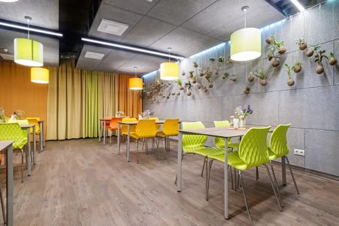 [:ua]У Пущі-Водиці ресторан почав працювати як безкоштовний коворкінг: деталі