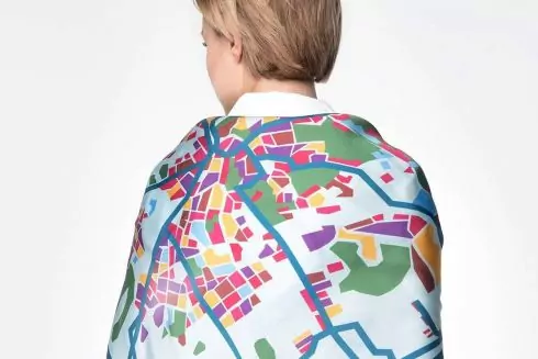 Український бренд MustHave випустив хустку з мапою Львова