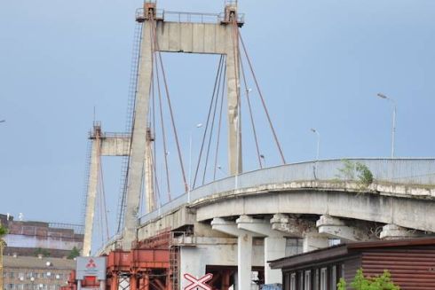 Рибальський міст закрили для пішоходів. Його демонтують