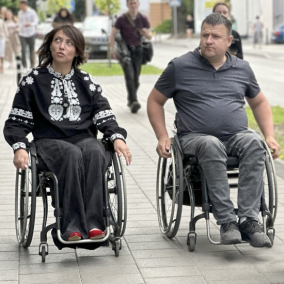 У Рівному за кошти бізнесу облаштували інклюзивний маршрут