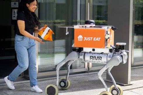 У Цюриху почали тестувати роботів-собак для доставки їжі
